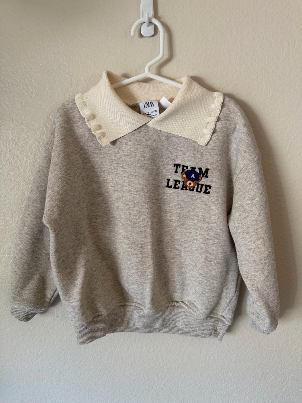 Zara Grey Sweatshirt with Cream Scalloped Collar